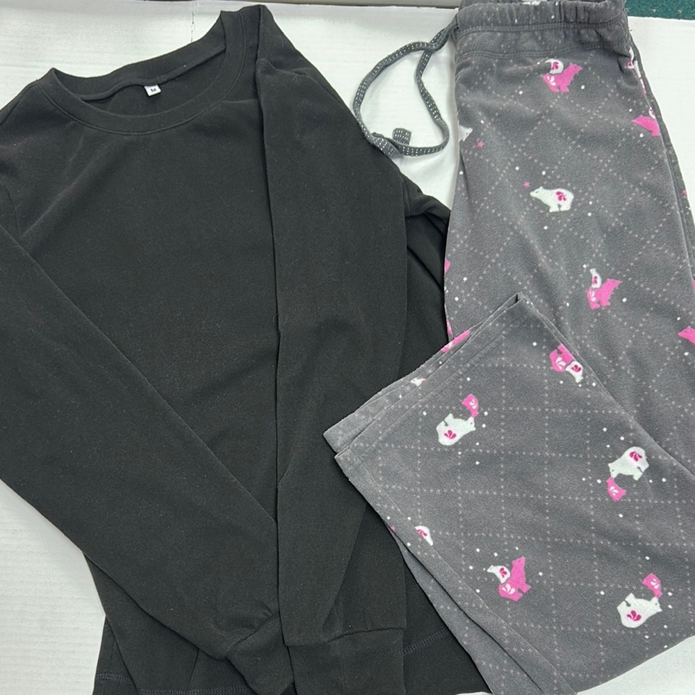 Cozy Black and Gray Woman’s Pajama Set